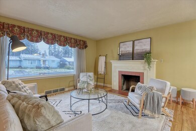 1027 E 37th Ave, Spokane, WA 99203 - photo 5