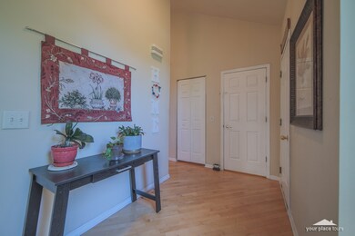 612 Chestnut Dr, Oswego, IL 60543 - photo 2