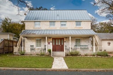 204 N Acorn St, Fredericksburg, TX 78624 - photo 2