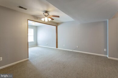 16928 Jed Forest Ln, Woodbridge, VA 22191 - photo 4