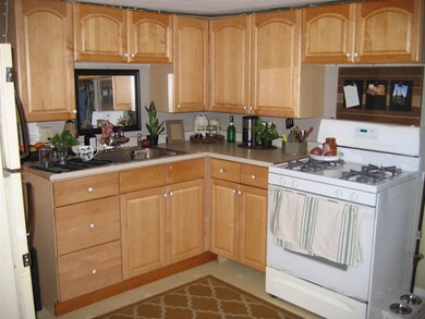 95 W Hollis St, Nashua, NH 03060 - photo 4