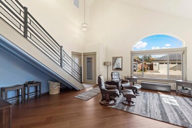 636 John Wayne Dr, Central Point, OR 97502 - photo 4