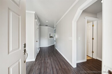 DURABLE LVP IN WALKWAYS, LIVING & DINING ROOM!