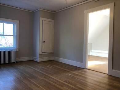 7 Mount Vernon St unit 4, Newport, RI 02840 - photo 4