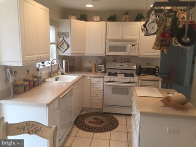 622 Nicole Dr, Southampton, PA 18966 - photo 4