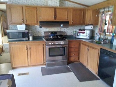 22 Sullivan Dr, Allenstown, NH 03275 - photo 7