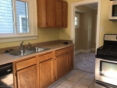 917 Greyton Rd, Cleveland, OH 44112 - photo 3