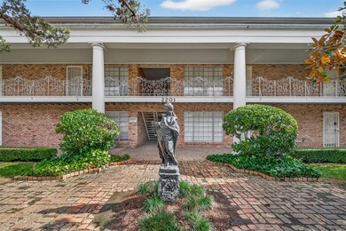 2201 Fountain View Dr unit 3, Houston, TX 77057 - photo 2