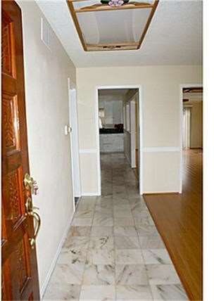 ENTRY HALLWAY: Marble floor(2010 photo)