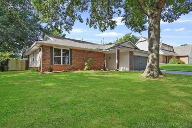 121 W Charlotte St, Broken Arrow, OK 74011 - photo 2