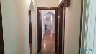 Hallway between bedrooms