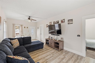 412 E Gray St, Des Moines, IA 50315 - photo 5