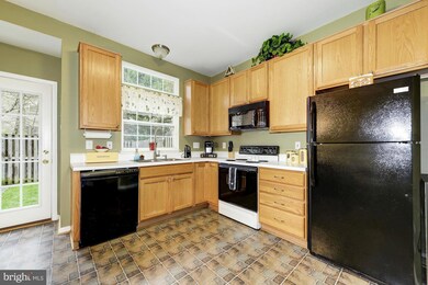 12402 Selkirk Cir, Bristow, VA 20136 - photo 7