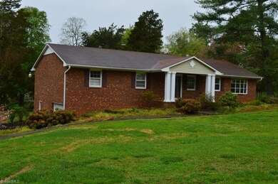3920 Fieldview Court, Clemmons, NC 27012