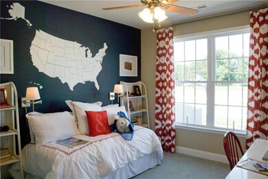 4587 Founders Dr unit 21, Center Valley, PA 18034 - photo 3