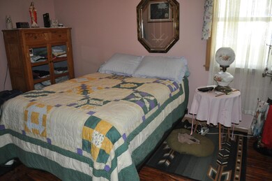 125 Evergreen-Bedroom 1