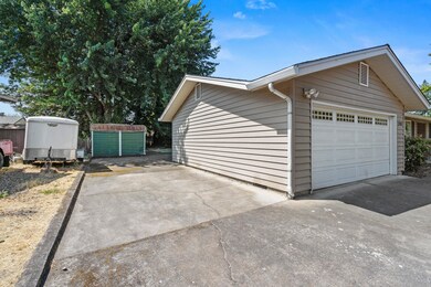 1980 Camellia Ave, Medford, OR 97504 - photo 2