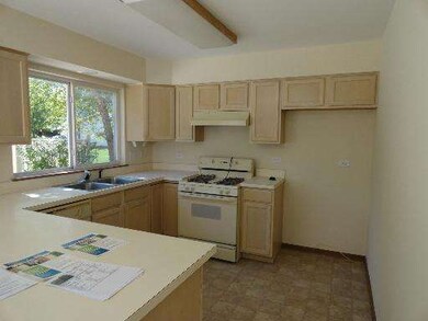 1842 Cambridge Dr, Carpentersville, IL 60110 - photo 3