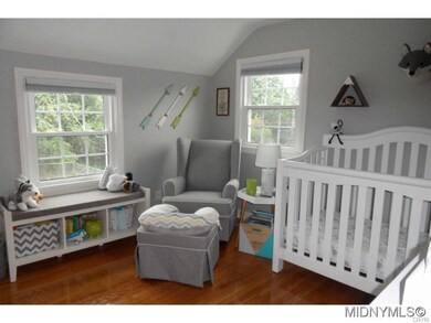 2nd bedroom