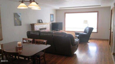Dining area, living room