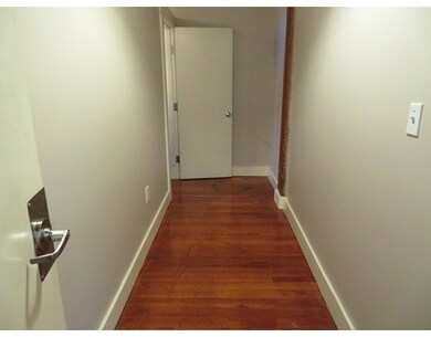 49 Munroe St unit 3, Lynn, MA 01901 - photo 4