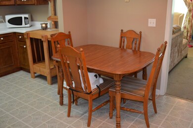 Eat-In Kitchen