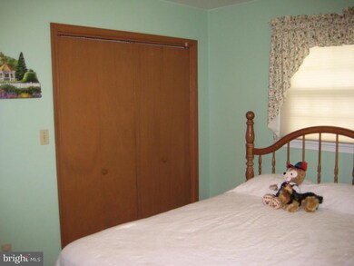 966 E Pine St, Palmyra, PA 17078 - photo 5