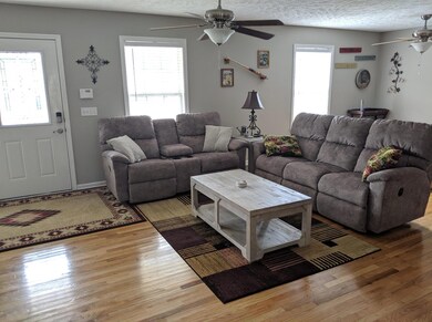 421 Indian Springs Cir, Manchester, TN 37355 - photo 6