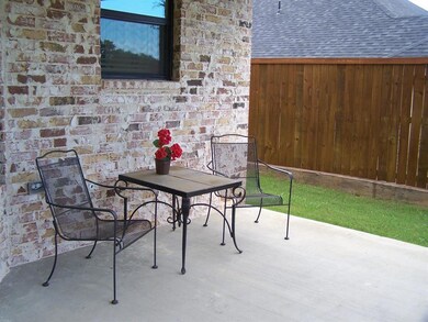 2622 Flora Ln, Denison, TX 75020 - photo 4