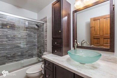 Downstairs Bath_MAX-66223-FULL