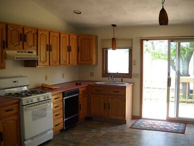 2 Macera Dr, Cranston, RI 02920 - photo 2