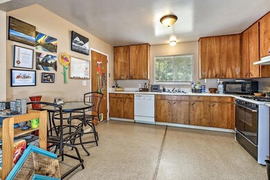 1220 Valley View Dr, Medford, OR 97504 - photo 6