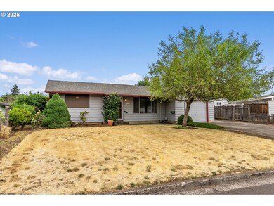 3569 Hyacinth St, Eugene, OR 97404 - photo 2