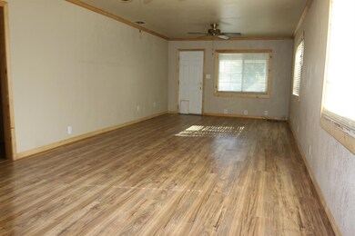 14523 Tobias Rd, Poplar, CA 93257 - photo 4