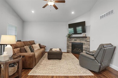 1840 Crimson Oak Dr, Maryville, IL 62062 - photo 5