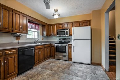 916 Brentwood Ct, New Albany, IN 47150 - photo 3