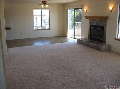 Ceiling fans, fire place, a lot of great space &am