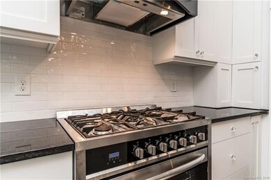 Enjoy cooking with this 5 burner professional gas 