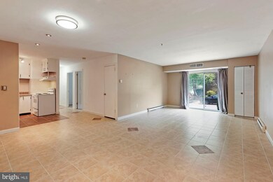 141 N Emory Dr unit 2, Sterling, VA 20164 - photo 4