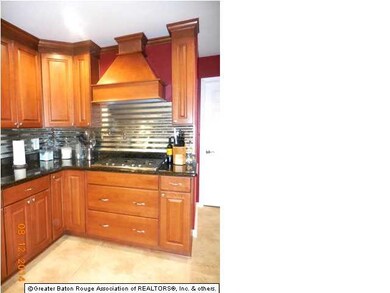 Gas cooktop with pot filler