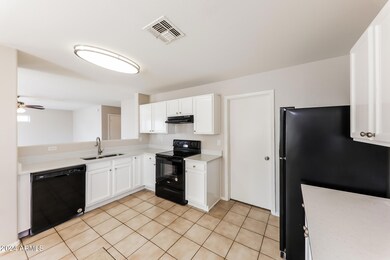 007-photo-kitchen-14129617