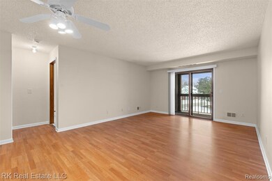 15510 Ashley Ct unit 57, Macomb, MI 48044 - photo 7