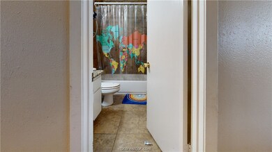 1219 April Bloom unit A, College Station, TX 77840 - photo 6