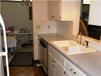 Cozy kitchen with all appliance to stay.