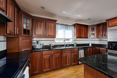 7 Shamrock St, Peabody, MA 01960 - photo 6