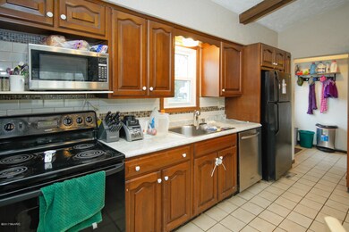 112 Sherwood Ave-107