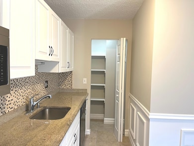 585 Park Rd unit 112, Waterbury, CT 06708 - photo 2