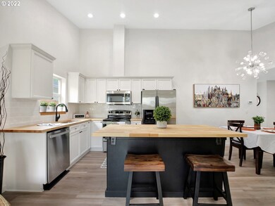 915 NE Mariners Loop, Portland, OR 97211 - photo 7