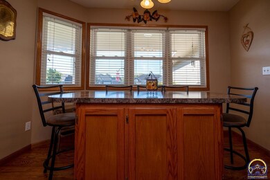 3324 SW 47th Ct, Topeka, KS 66610 - photo 6