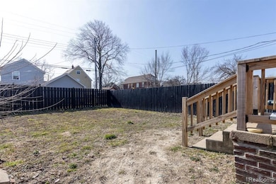 644 Melbourne St, Detroit, MI 48202 - photo 5